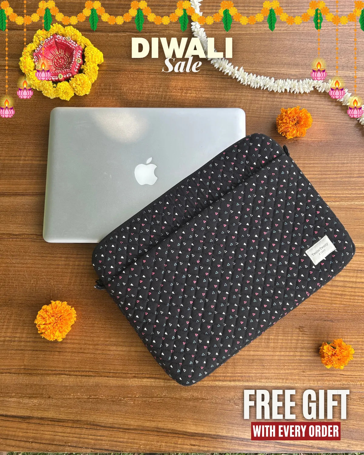 Laptop Sleeve W Pocket - Black Triangles