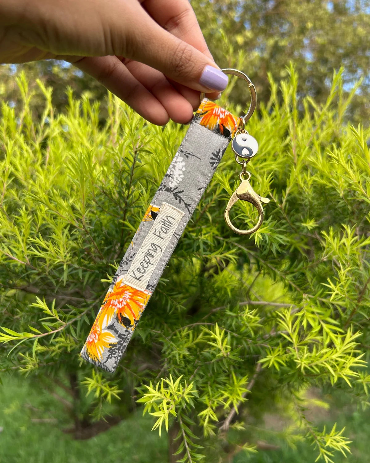 Grey orange flowers keychain