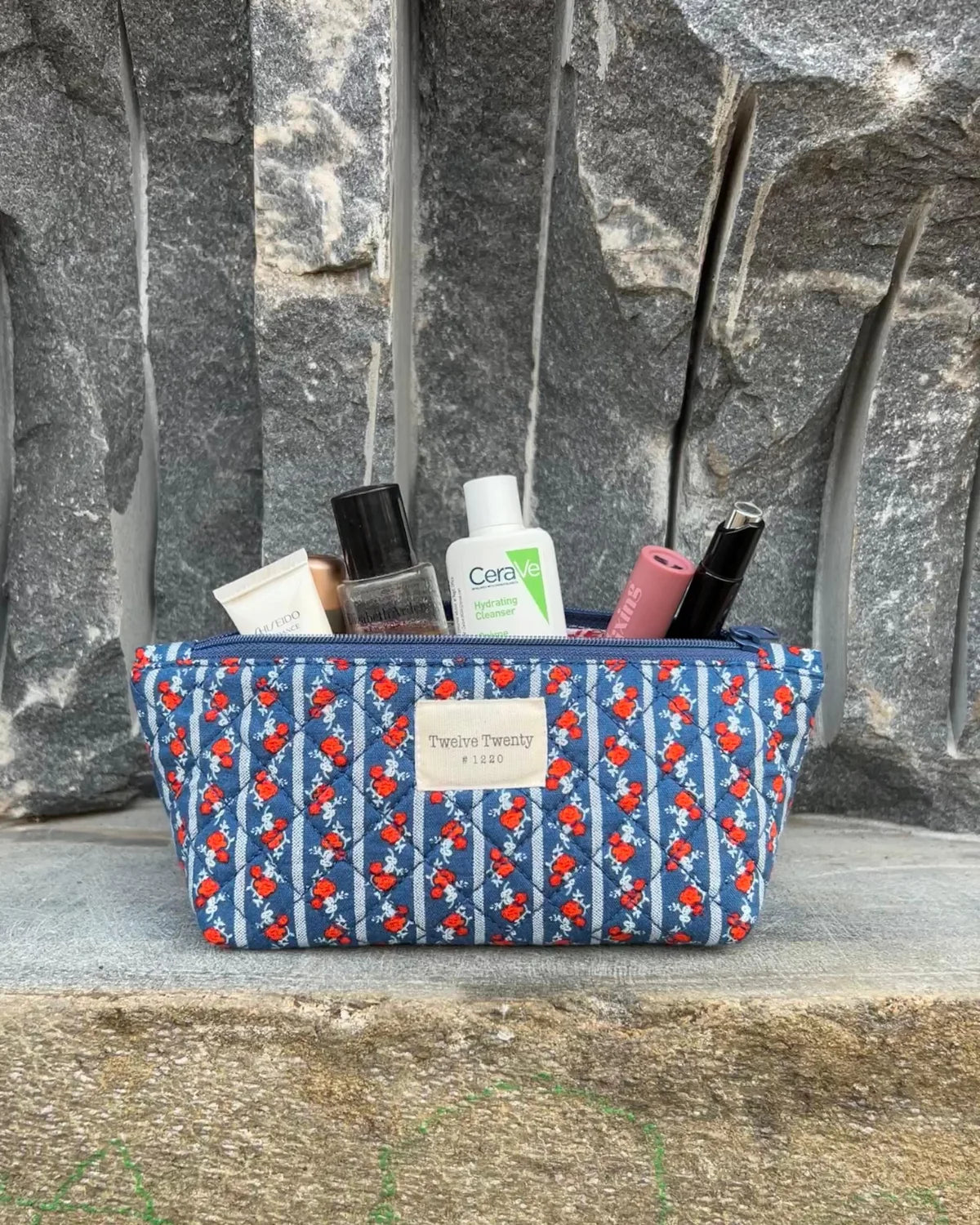 Everyday Pouch - Blue Roses