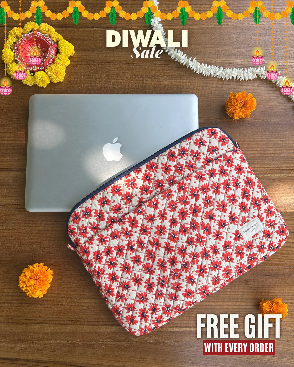 Laptop Sleeve W Pocket - Red Daisies
