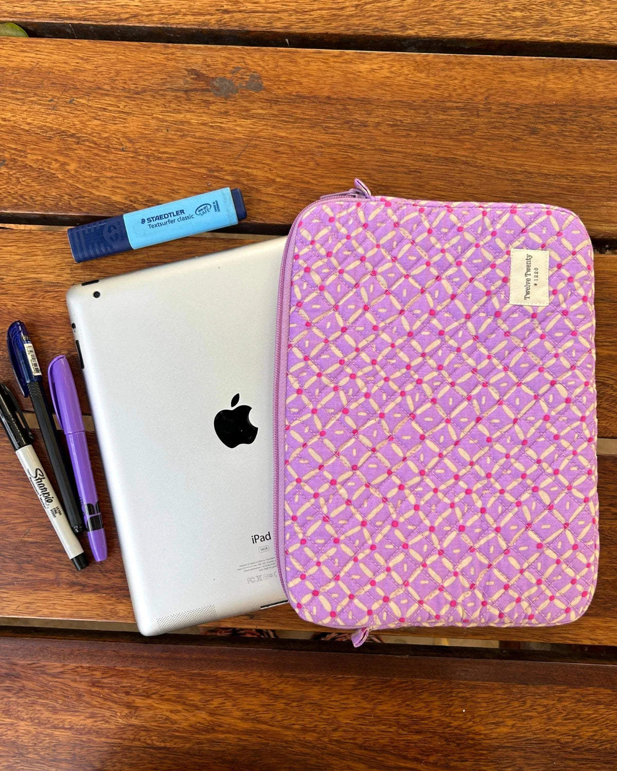 iPad/Tablet Sleeve - Purple Matchsticks