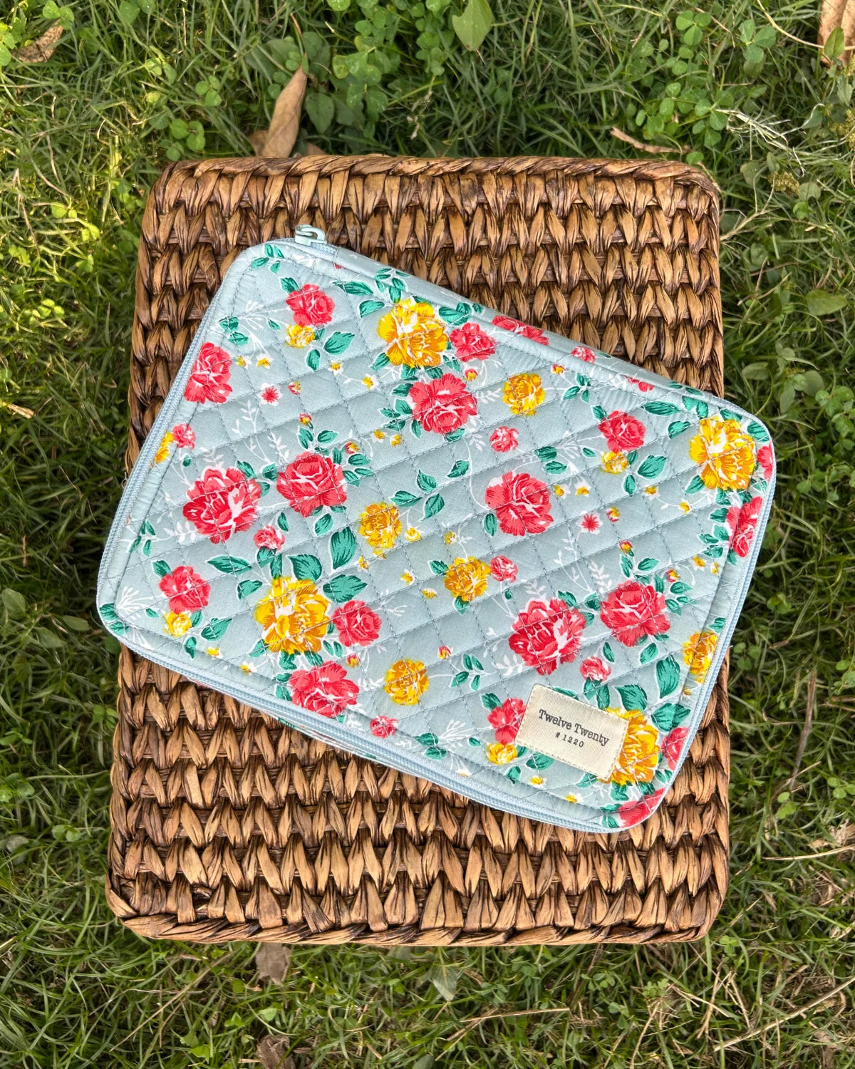 Makeup Organizer - Mint Roses