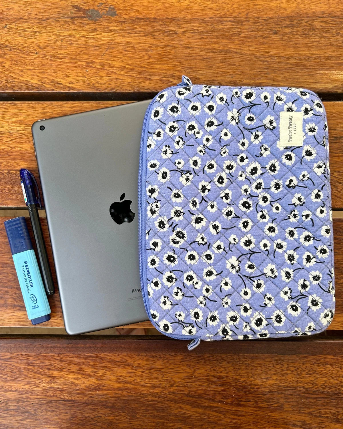 iPad/Tablet Sleeve - Violet Floral