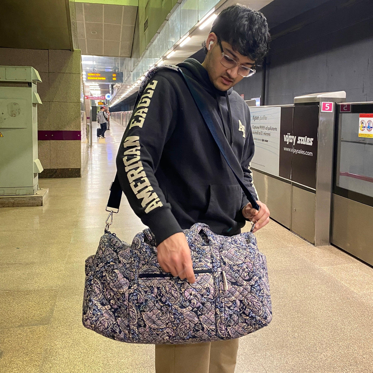 Duffle Bags - Mauve Paisley